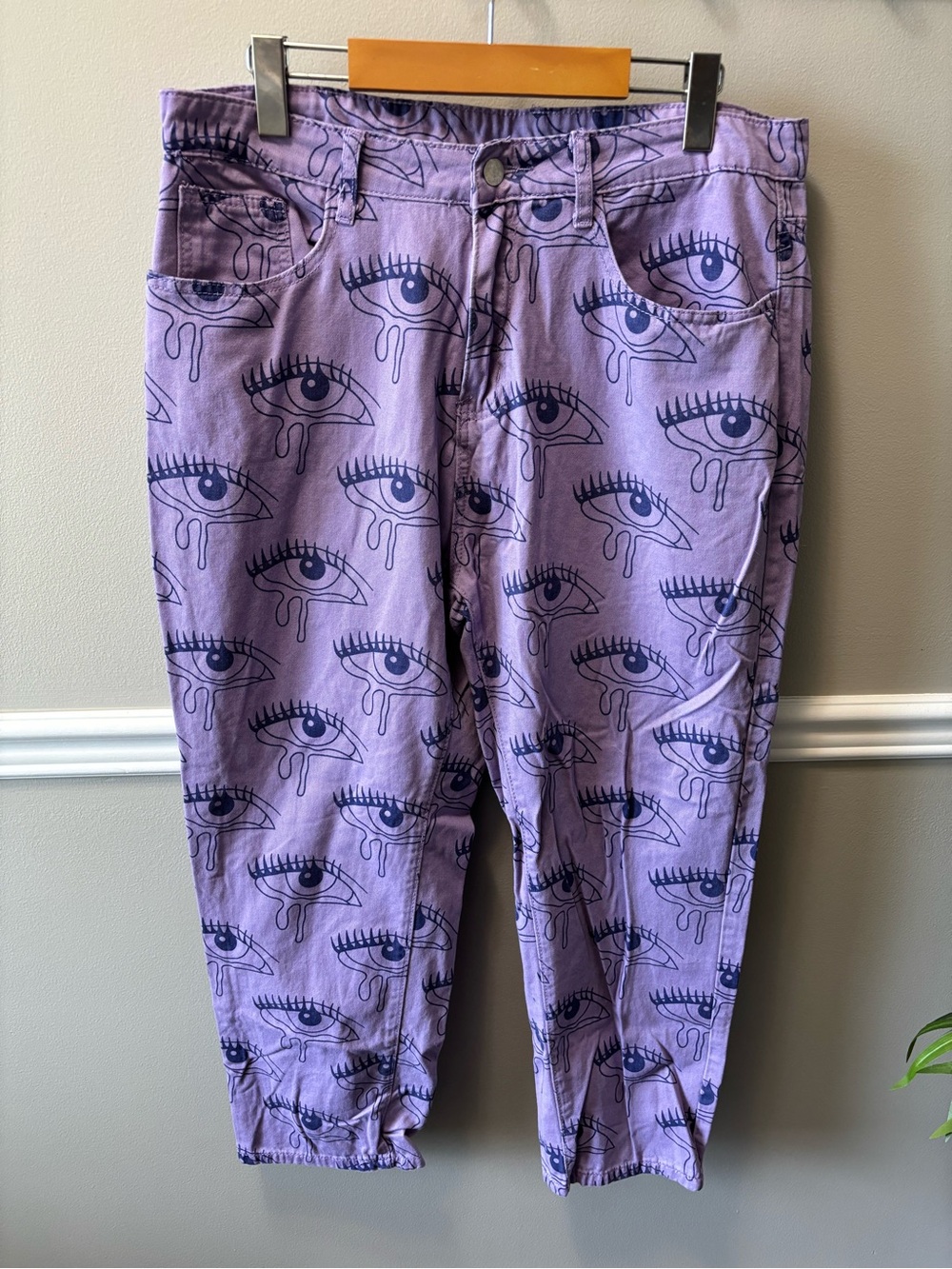 SHEIN Lavender Graphic Eye Print Pants